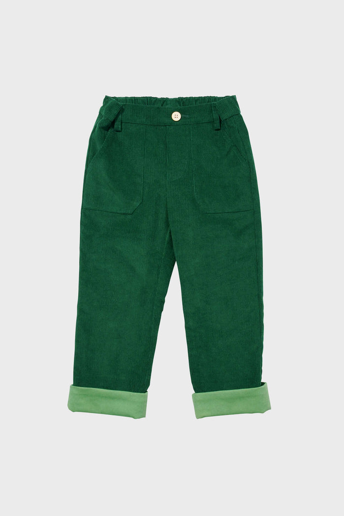 Oso & Me green corduroy pants for kids feature front pockets, an elastic waistband, and rolled cuffs. These adjustable children’s pants are stylish, durable, and perfect for everyday wear.