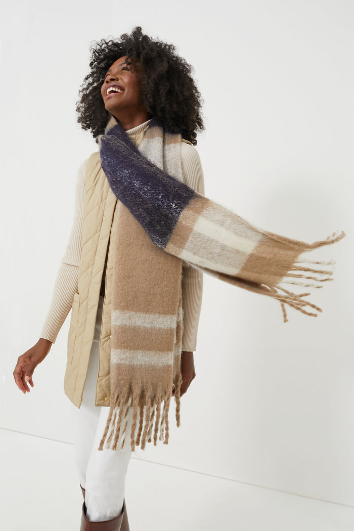 Trench Tartan Isla Boucle Scarf